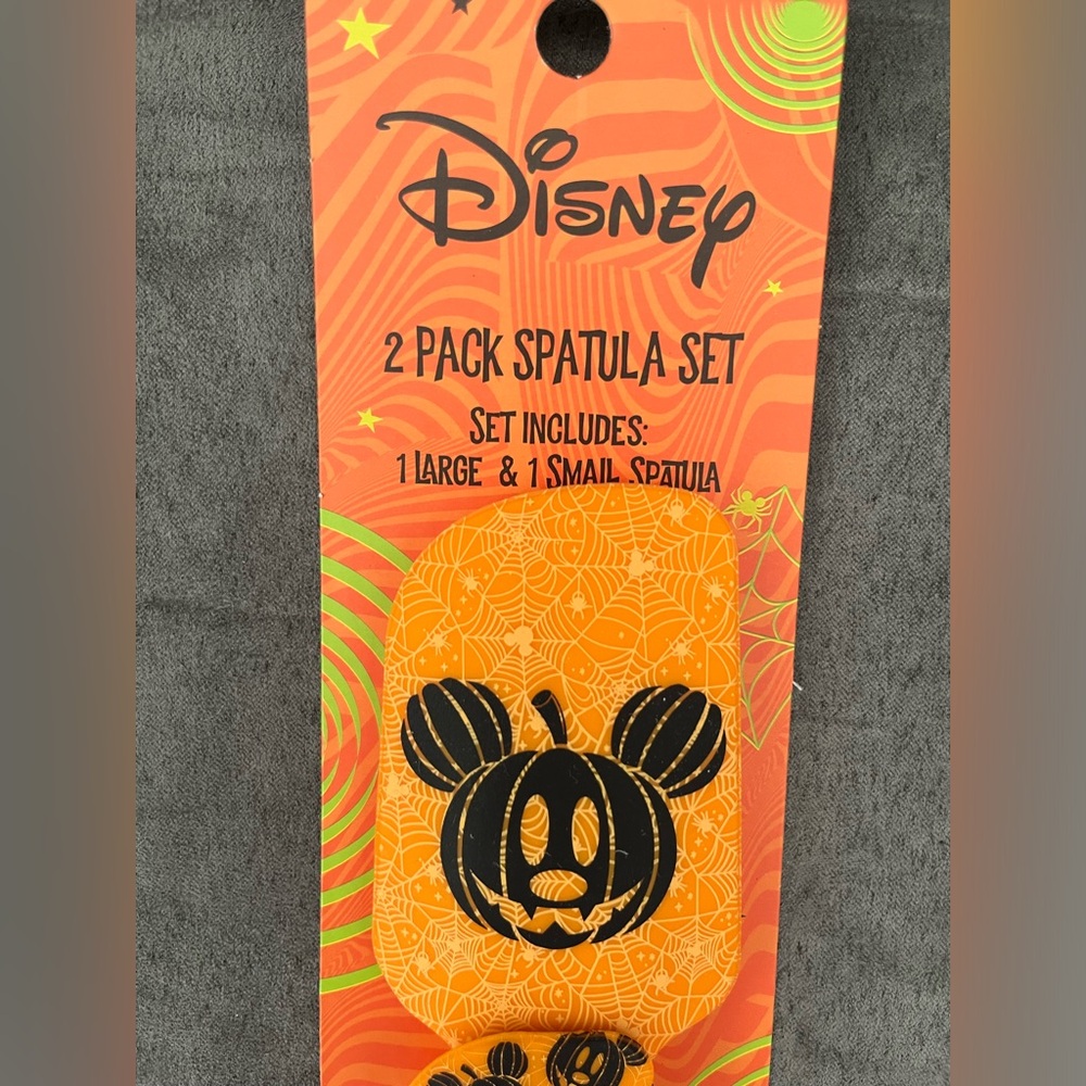 Disney Mickey Halloween Spatula Set, New - Picture 3 of 4